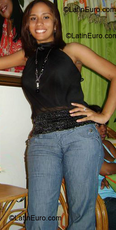 Date this cute Dominican Republic girl Milka from Santiago DO5075