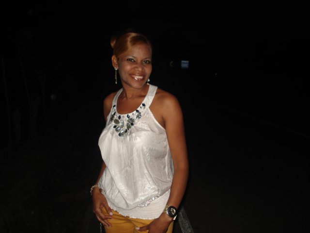 Date this hard body Dominican Republic girl Lucenia from La Vega DO5076