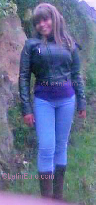 Date this cute Colombia girl Viviana from Bogota CO4990