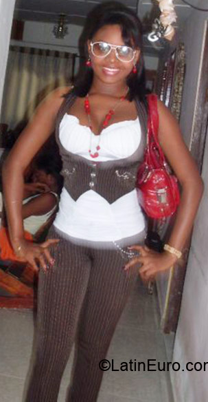 Date this athletic Colombia girl Johanna Paola from Barranquilla CO4993
