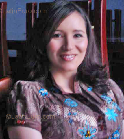 Date this sensual Colombia girl Olga Lucia from Bogota CO5004