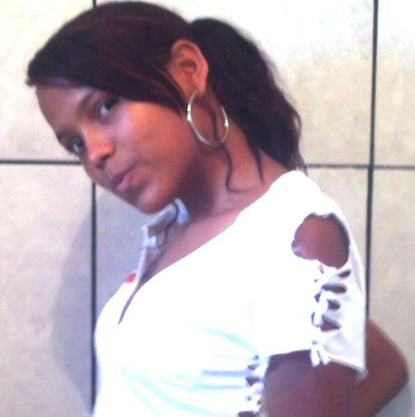 Date this nice looking Brazil girl SARA from Conselheiro Lafaiete BR3598