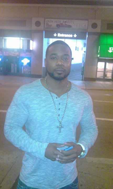 Date this tall United States man Corleon from Chicago US7433