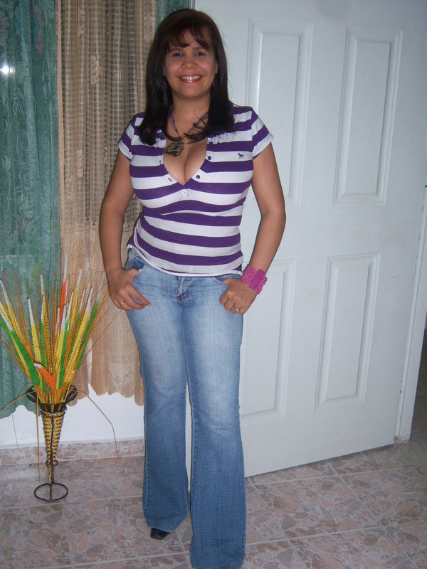 Date this nice looking Dominican Republic girl Maria gomez from Santiago DO5115