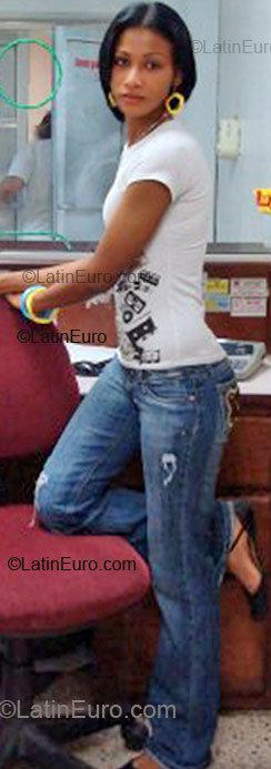 Date this delightful Dominican Republic girl Luz from Santo Domingo DO5122