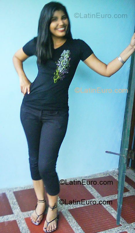 Date this gorgeous Colombia girl Lucelis from Monteria CO5059