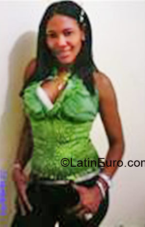 Date this georgeous Dominican Republic girl Jade from Santo Domingo DO5137