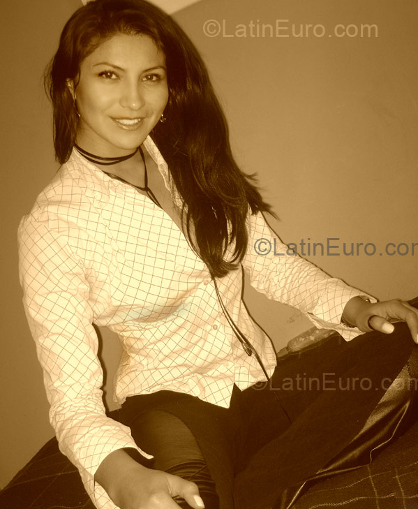 Date this funny Colombia girl Alessandra from Bogota CO5084