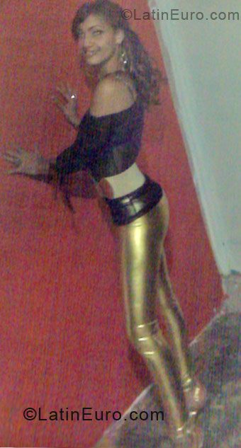 Date this hard body Dominican Republic girl Gaby from Santo Domingo DO5170