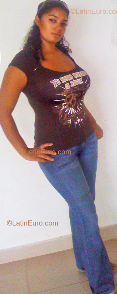 Date this georgeous Dominican Republic girl Brenda from Santiago DO5207