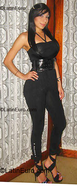 Date this nice looking Colombia girl Diana from Cali CO5206
