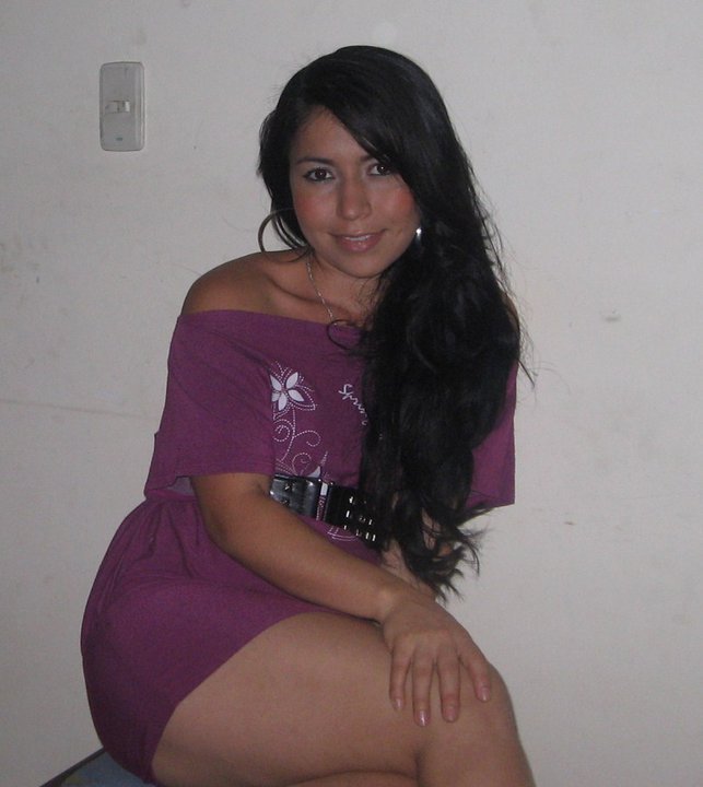Date this charming Colombia girl Paola from Armenia CO5221