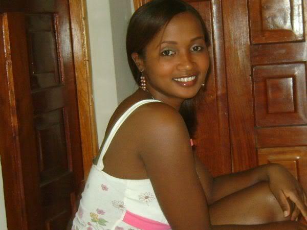 Date this pretty Dominican Republic girl Claudia from Santo Domingo US7728