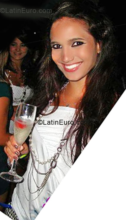 Date this hard body Brazil girl DyWest from Vitoria BR3748