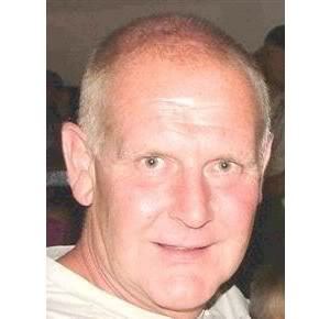 Date this nice looking England man Robert from Liverpool EN27