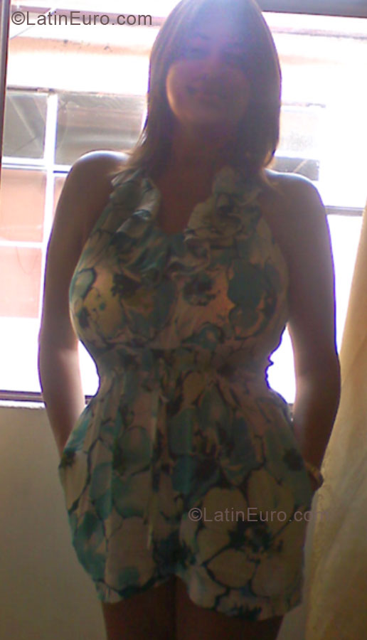 Date this passionate Colombia girl Evelin from Cali CO21549