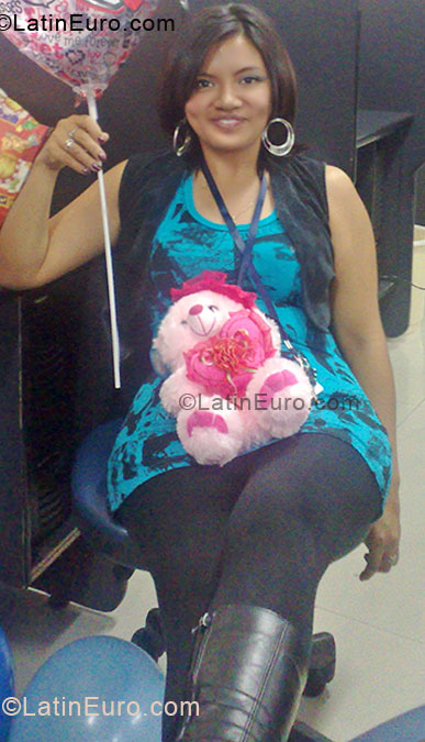 Date this hot Ecuador girl Gabriela from Quito EC37