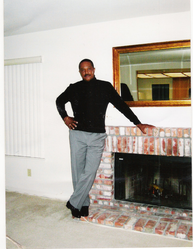 Date this pretty United States man Rashad from Blackhawk US7804