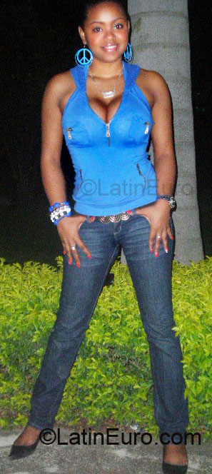 Date this passionate Dominican Republic girl Jocely gonzalez from Santiago DO6996