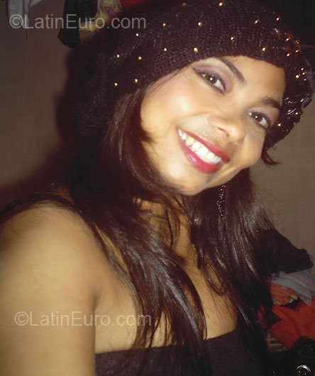 Date this charming Colombia girl Mirelvis from Barranquilla CO7126
