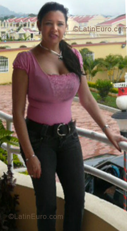 Date this delightful Colombia girl Vilma from Bogota CO5384