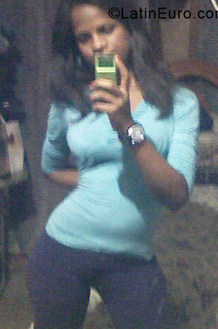 Date this nice looking Dominican Republic girl Sara rosario from Mao.valverde DO5382
