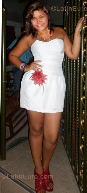 Date this attractive Colombia girl Luisa Carolina from Sincelejo CO5398