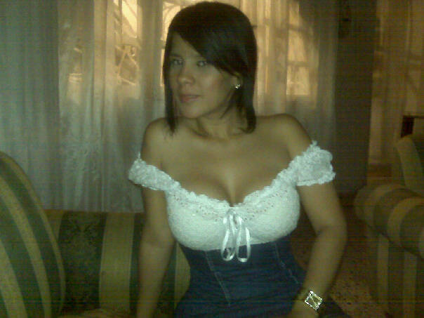Date this hard body Colombia girl Vanessa from Bogota CO5403