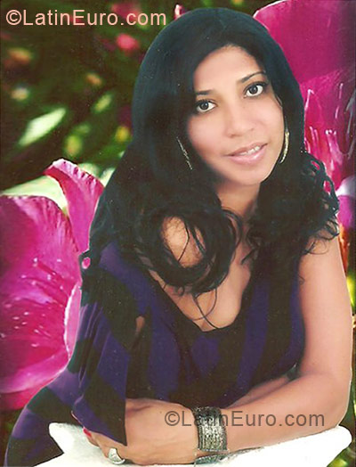 Date this sultry Dominican Republic girl Naomi Peralta from Puerto Plata DO5398