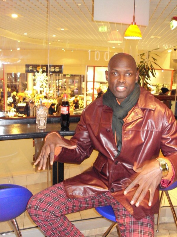 Date this attractive Brazil man Niang from London BR3884