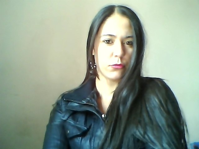 Date this happy Colombia girl Johanna from Cali CO5484