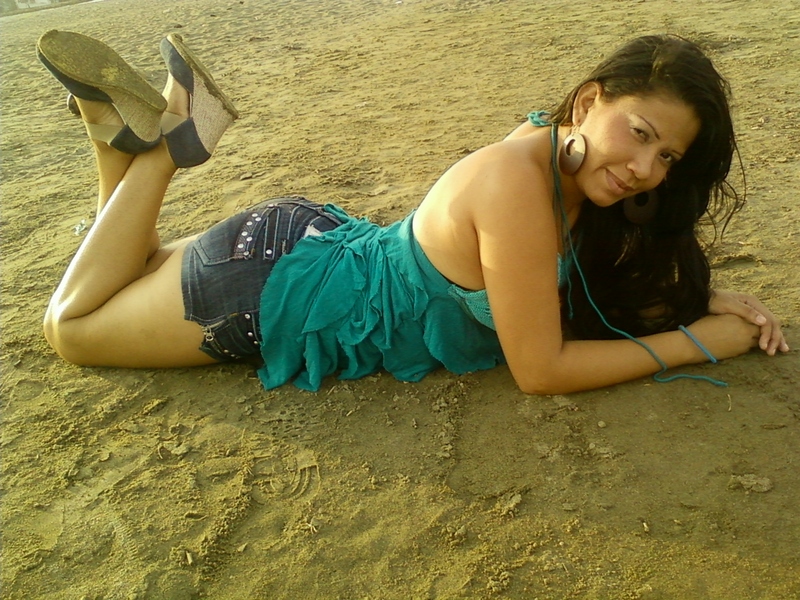 Date this fun Colombia girl Alexa from Barraquilla CO5495