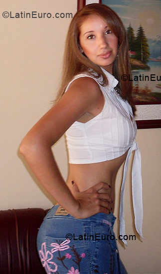 Date this passionate Colombia girl Carolina from Cali CO5527