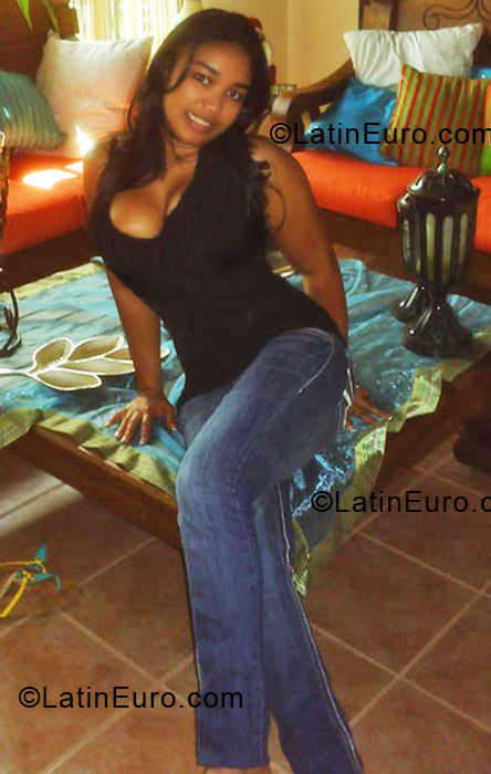 Date this funny Dominican Republic girl Erika from Jarabacoa DO5513