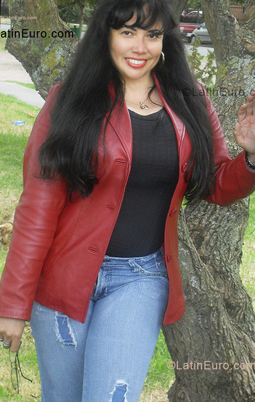 Date this sultry Colombia girl Monica from Bogota CO5539