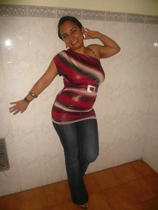 Date this hard body Dominican Republic girl Carolina from Santo Domingo DO5518