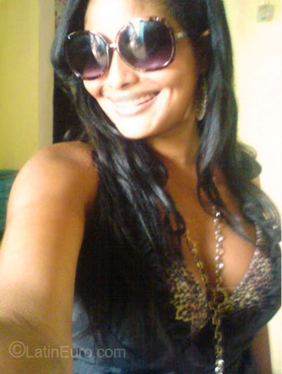 Date this funny Brazil girl Jeany from Salvador BR4004