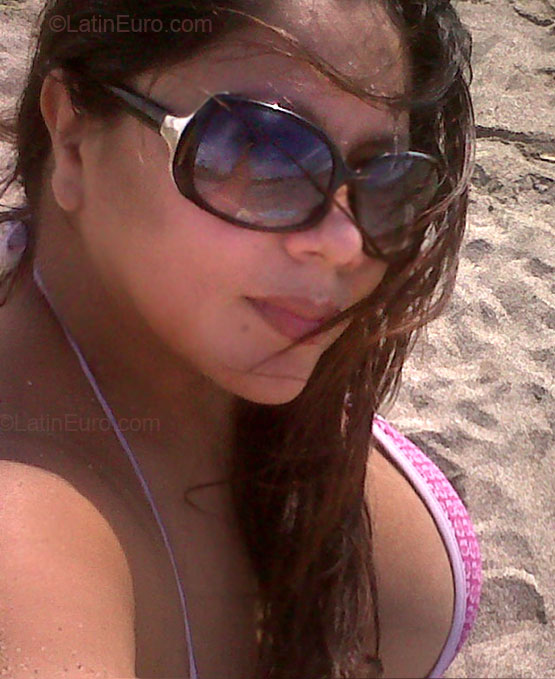Date this good-looking Ecuador girl Cecilia from Manabi EC53