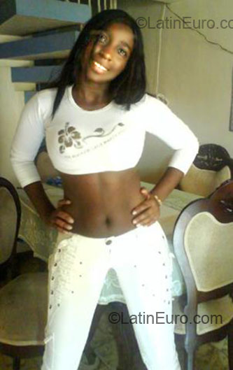 Date this nice looking Colombia girl Jenni from Cali CO5577