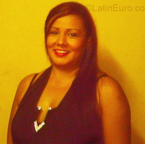 Date this happy Colombia girl Liliana cardona from Cali CO5586