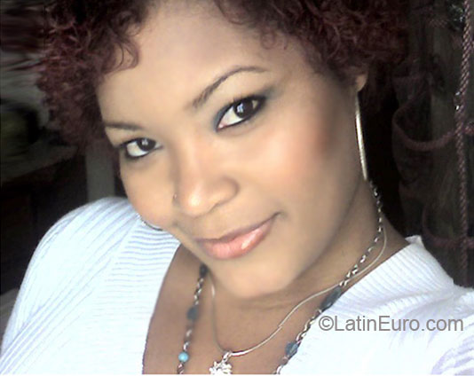 Date this fun Dominican Republic girl Sendy from Santo Domingo DO5607