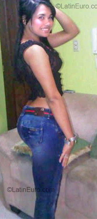 Date this tall Dominican Republic girl Rocely from Santo Domingo DO6997