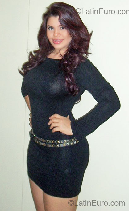 Date this sensual Colombia girl Dallana from Barranquilla CO7115