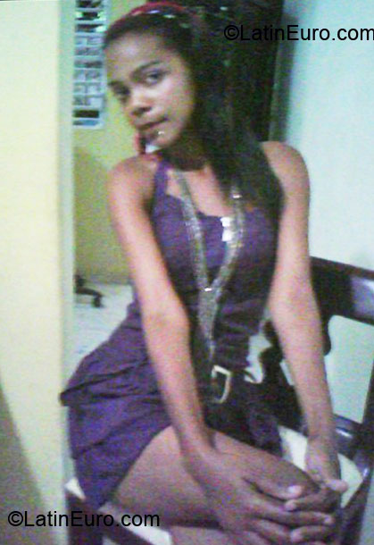 Date this tall Dominican Republic girl Perlina from Santo Domingo DO7393