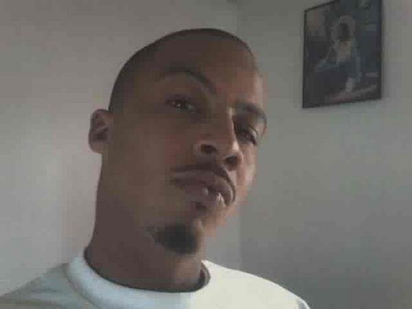 Date this foxy United States man K.Q from Los Angeles US8348