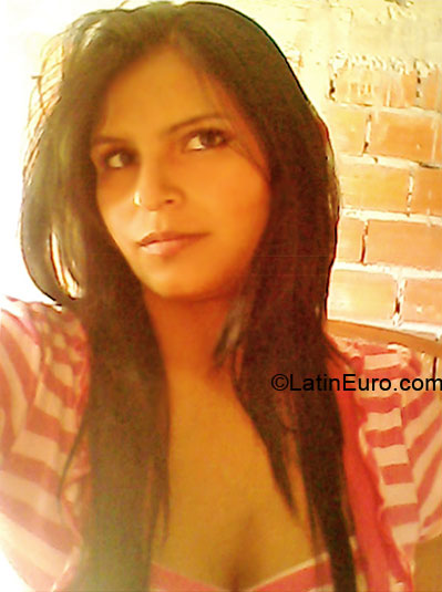 Date this sultry Colombia girl Yuli Vanessa from Manizales CO5658