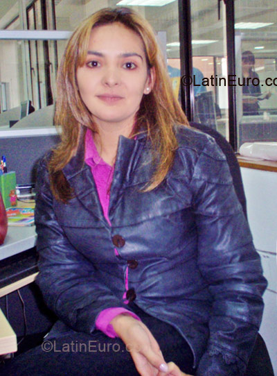 Date this stunning Colombia girl Ingrid from Bogota CO5669