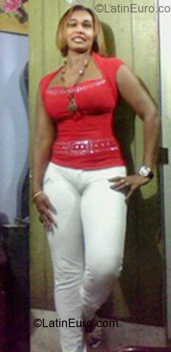 Date this athletic Dominican Republic girl Diola from Puerto Plata DO5729