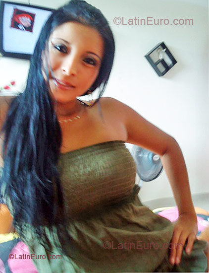Date this lovely Colombia girl Johanna from Cali CO5757