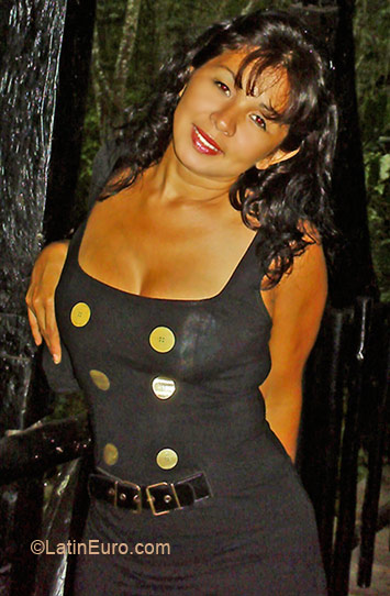 Date this gorgeous Colombia girl Nirza from Ibague CO5794